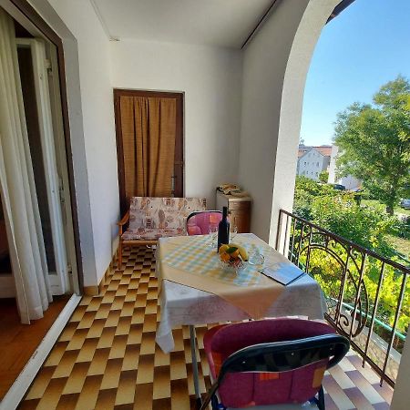 Apartments Fam Tomasic Башка Екстер'єр фото