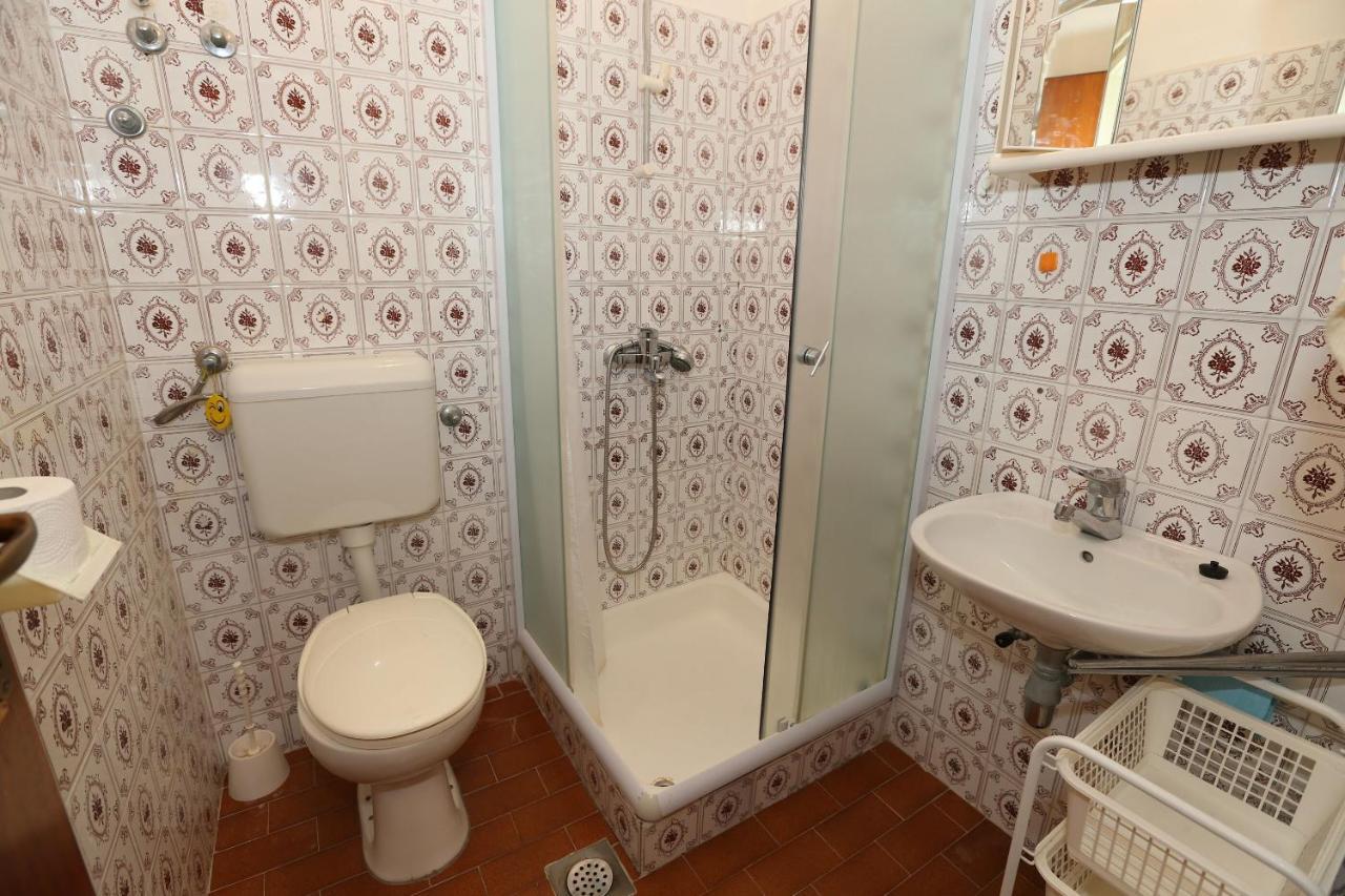 Apartments Fam Tomasic Башка Екстер'єр фото