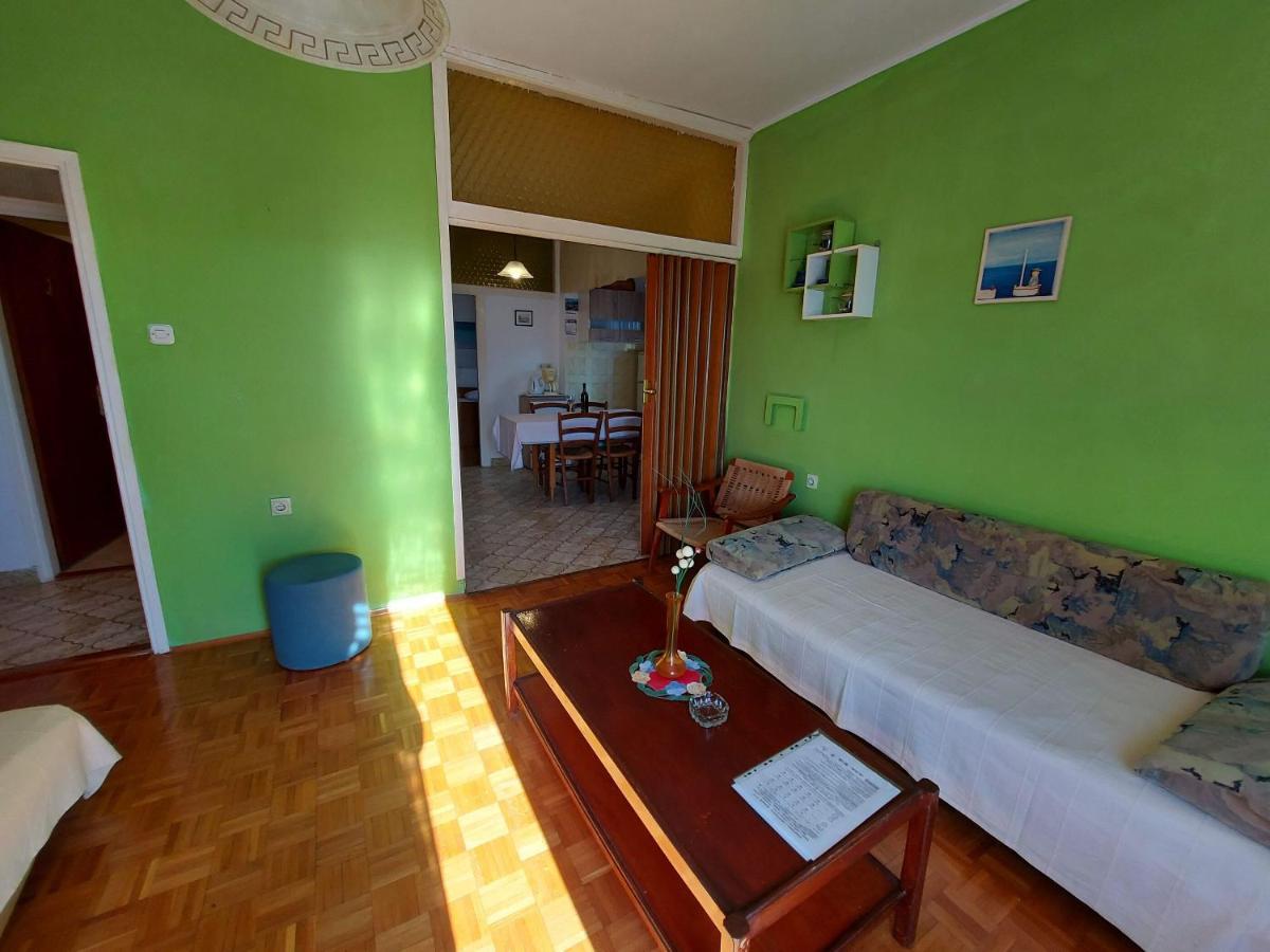 Apartments Fam Tomasic Башка Екстер'єр фото