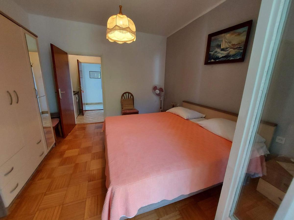 Apartments Fam Tomasic Башка Екстер'єр фото